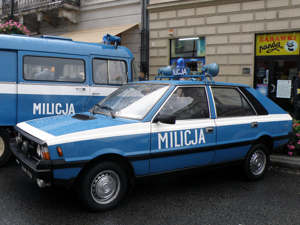 Funkcjonariusz Milicji Obywatelskiej, styczeń 1985 r. Zdjęcie ilustracyjne. Fot. Krzysztof Mokrzyszewski / Wikimedia Commons, domena publiczna